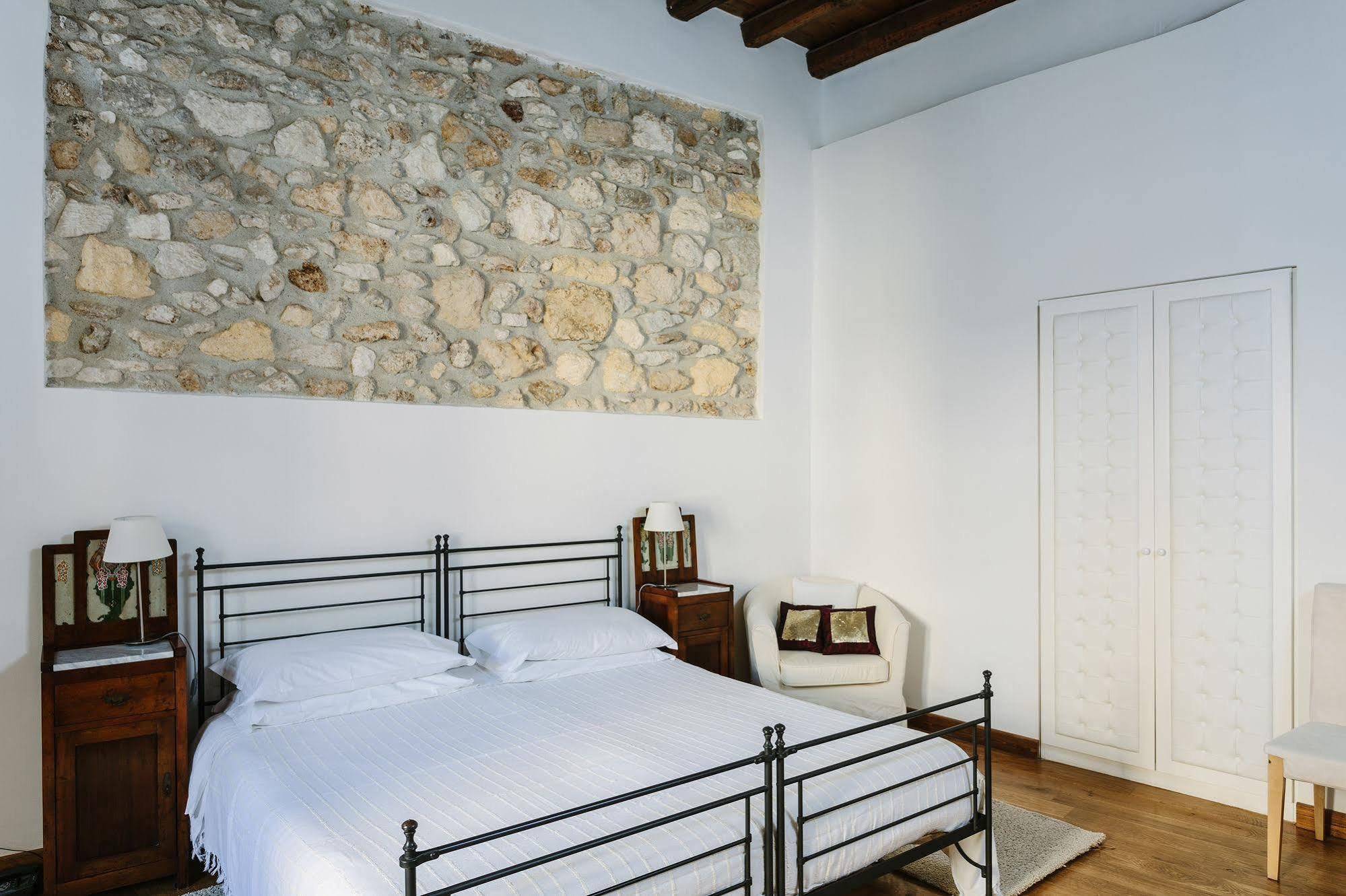 B&B Palazzo Del Sale Szirakúza Kültér fotó
